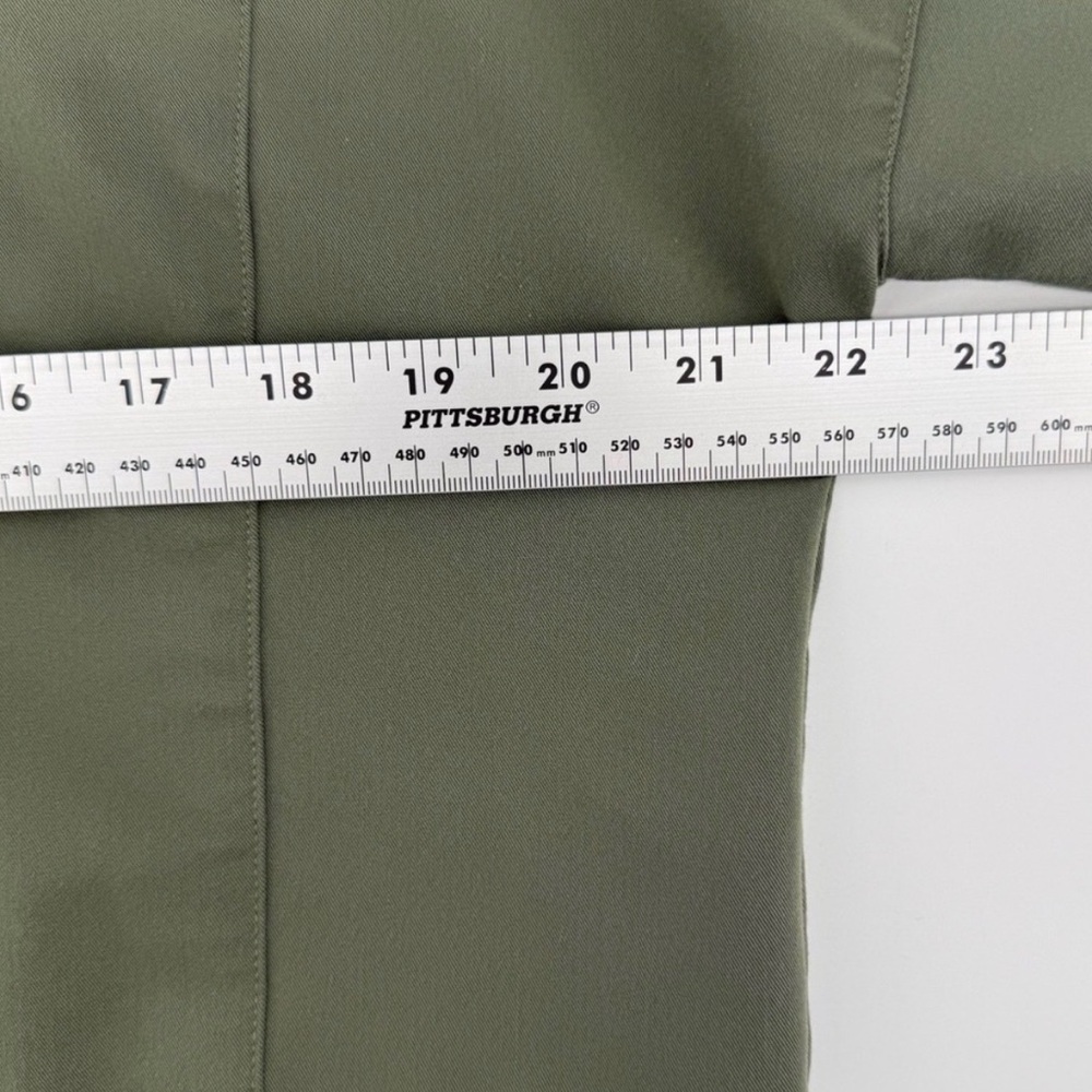 FIGS Technical Collection Manila Olive Moss Green Henley Scrub Top Oversized - Picture 5 of 7